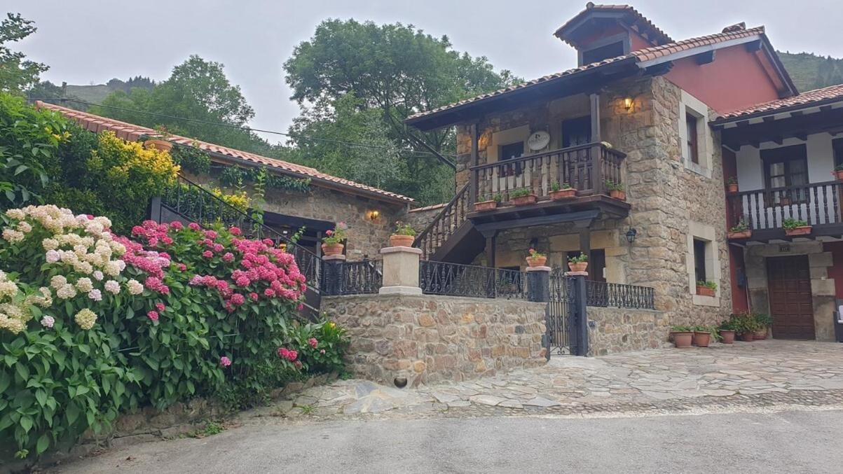 Casa Rural Caborzal Renedo De Cabuerniga Exterior photo