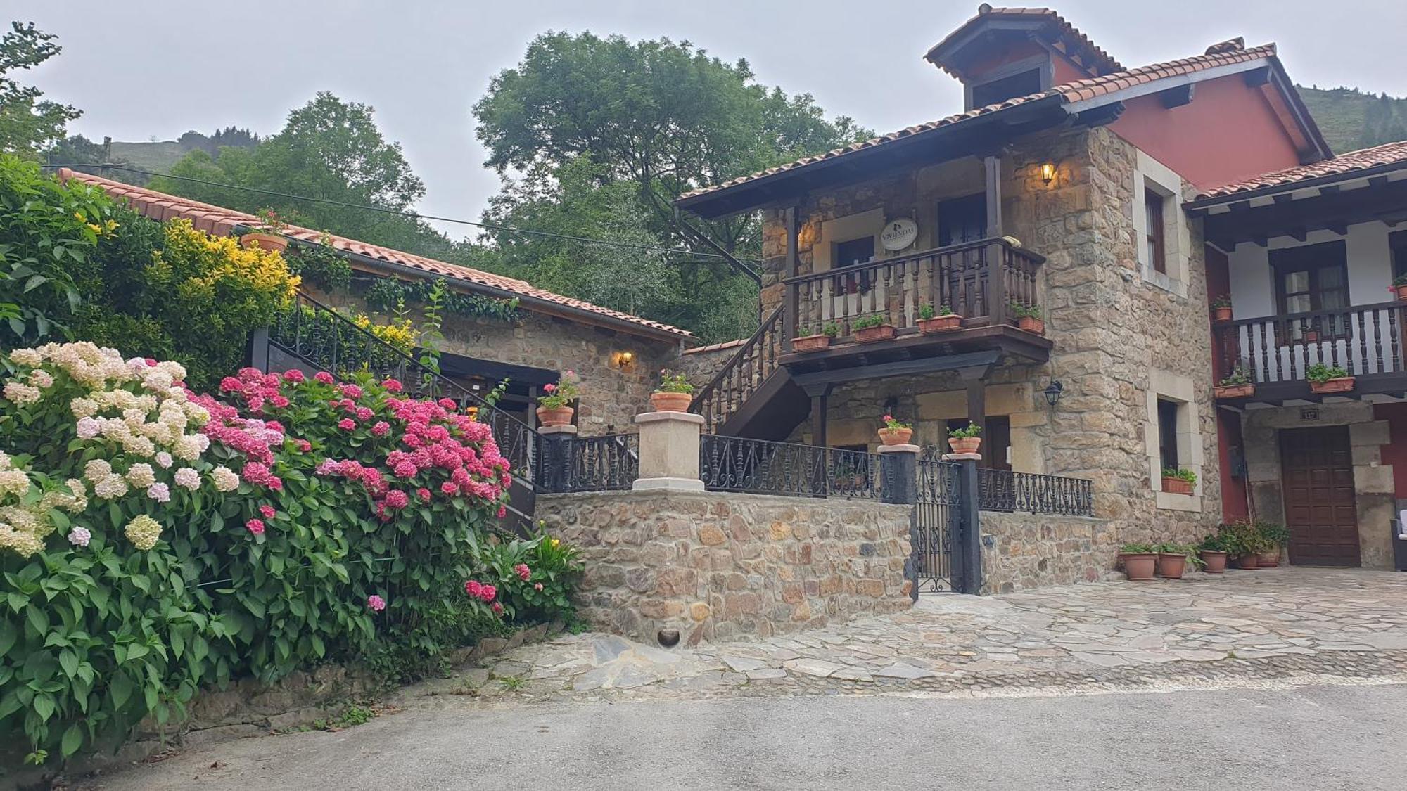 Casa Rural Caborzal Renedo De Cabuerniga Exterior photo